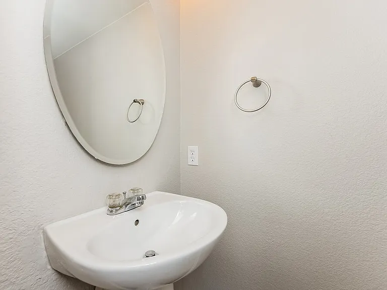 6325 Ashridge Ct — Photo 11