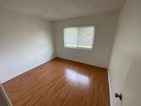 2nd image of 1290 N Avenida De La Suerte APT 3