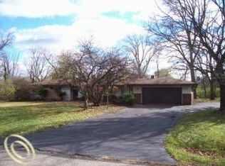 3459 Devon Brook Dr, Bloomfield Hills, MI