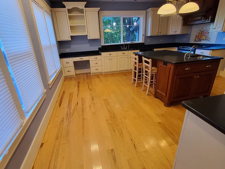 114 W Lexington Ave — Photo 19