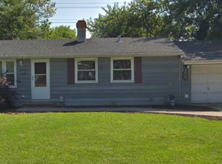 29 Alameda Dr, Carpentersville, IL 60110