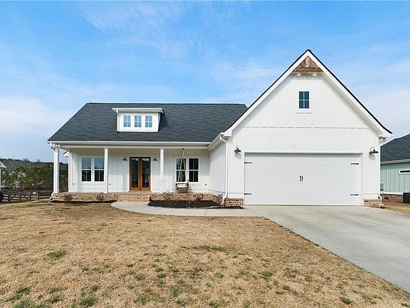 3rd image of 19 Trotters Ln