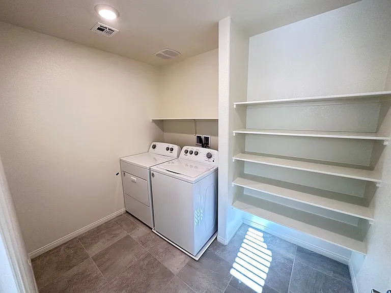 7731 Moore Creek Ln — Photo 24