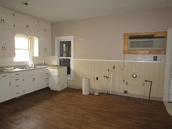 5th image of 1102 E Francis Ave