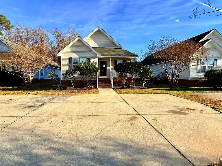 52 Linsey Ct — Photo 1