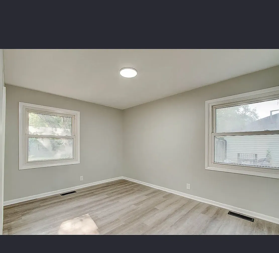 3 bed, 1.5 bath, 1336 sqft, $2,000 — Photo 4