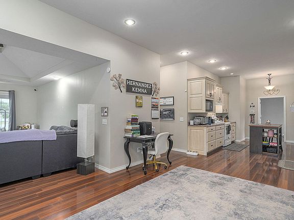 5th image of 4336 W 1st Street