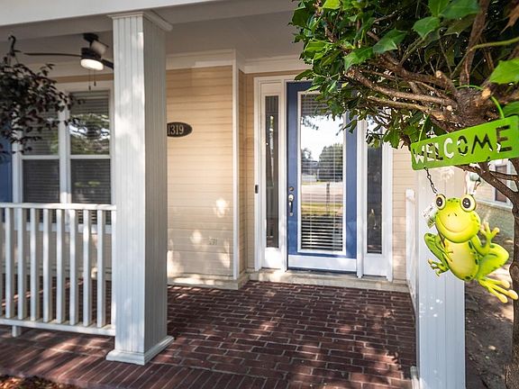 3rd image of 1319 Island Pl E