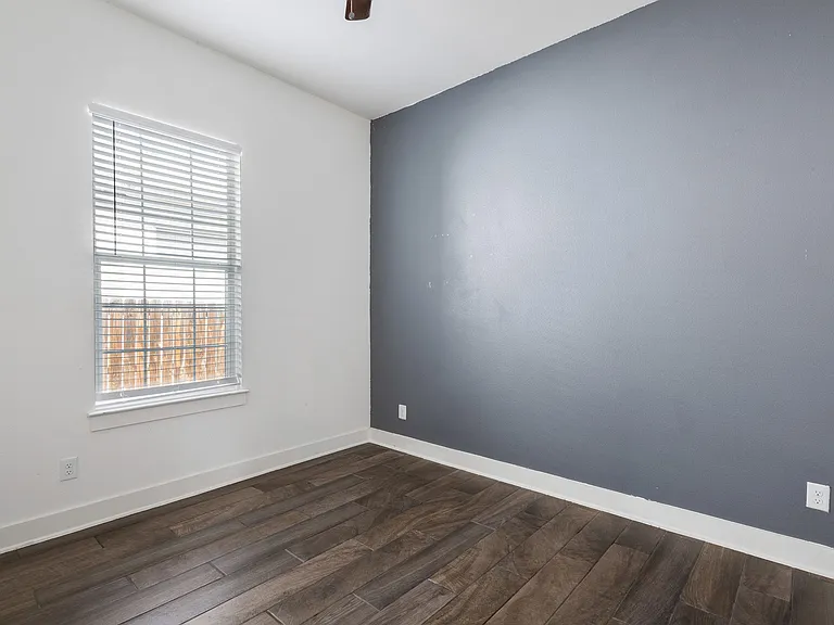 534 Rigsby Ave — Photo 8