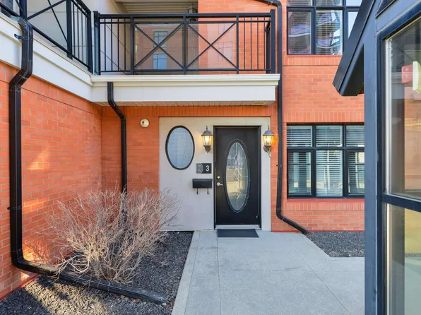 9026 Jasper Ave NW #3, Edmonton, AB T5H 3S8