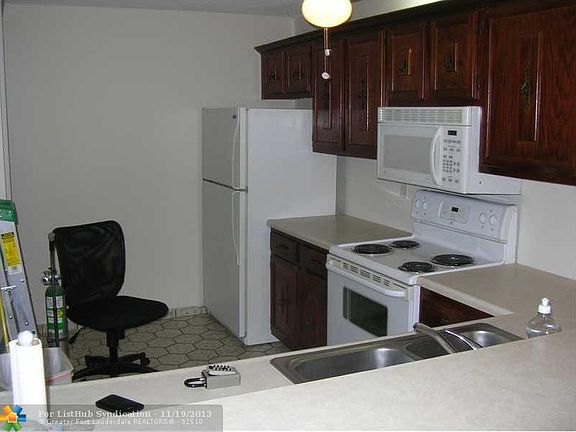 3rd image of 6218 Coral Lake Dr #206