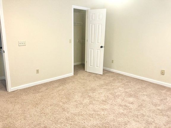4th image of 112 Twin Gates Dr