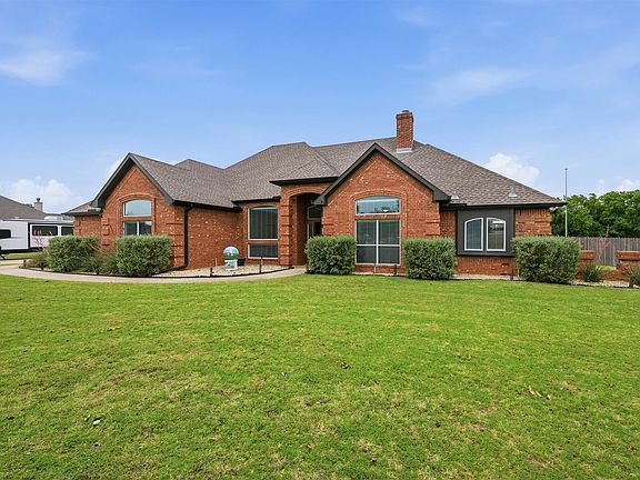2nd image of 3111 Briarcliff Cir