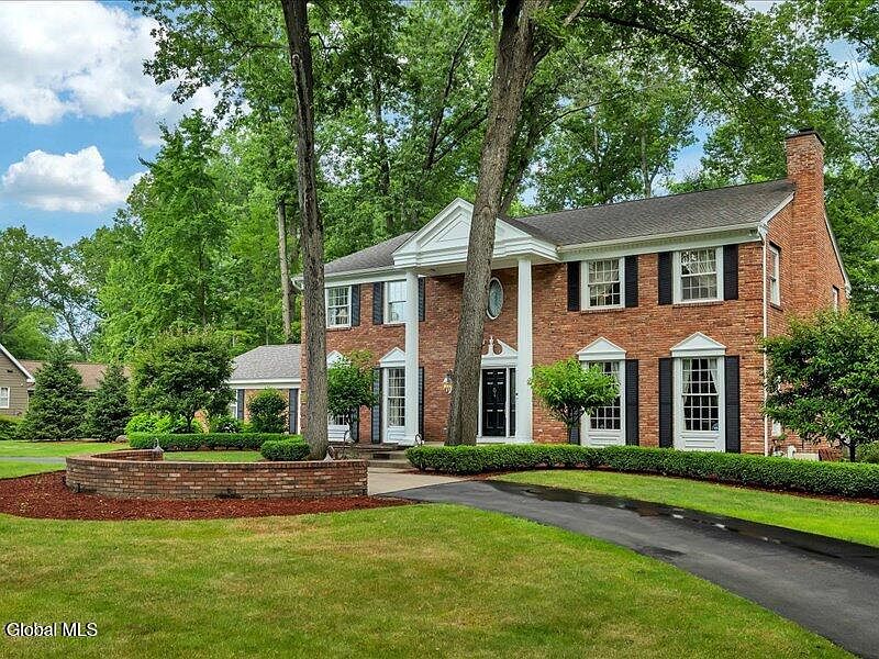 3rd image of 30 Longwood Drive