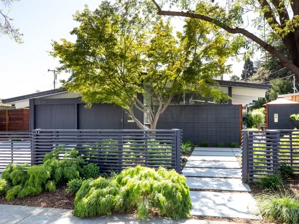 2104 Edgewood Dr, Palo Alto, CA 94303