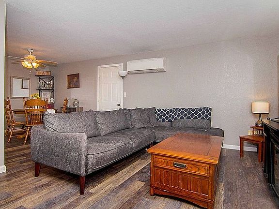 4th image of 193 Camas Ct