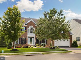 25167 Beach Pl, Chantilly, VA 20152