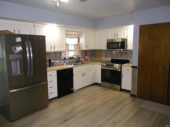 2nd image of 10199 Kimberly Ln