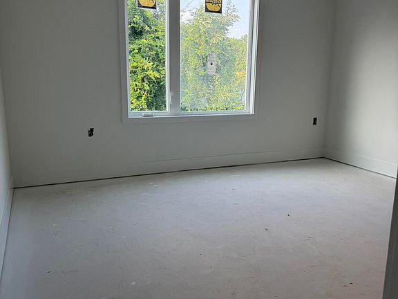 4th image of 709 E Lenoir St #201