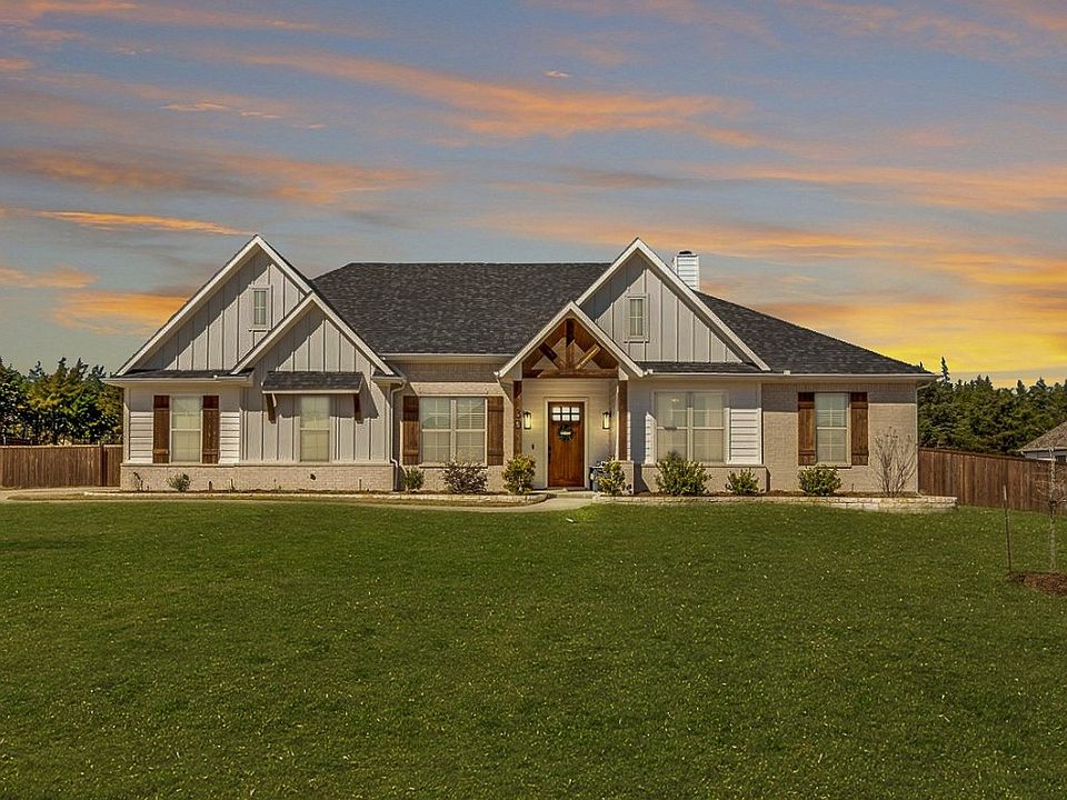 1st image of 30 Ellis Oak Ct
