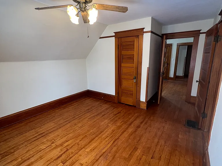 912 Merritt Ave #A — Photo 3