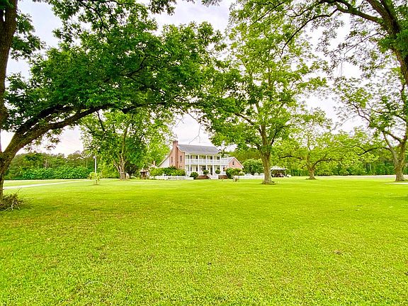 2nd image of 140 The Farm Ln