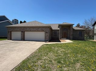 749 Christopher Dr, Forsyth, IL