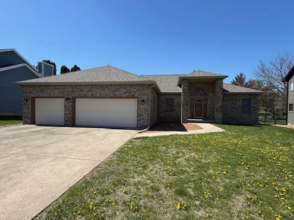 749 Christopher Dr, Forsyth, IL 62535