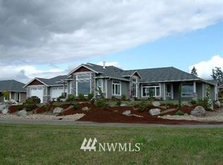 1030 Kingswood Dr, Camano Island, WA