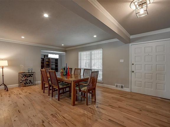 4th image of 7532 Woodstone Ln