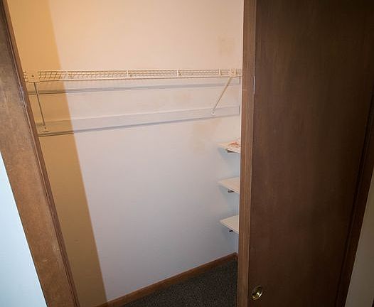 4th image of 11 1/2 Wellsley Dr