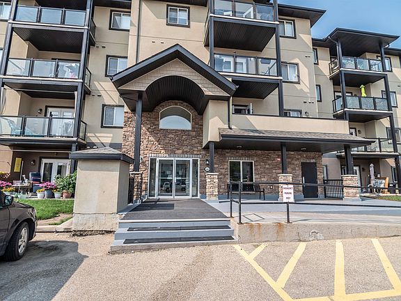 2nd image of 300 Spruce Ridge Rd #124