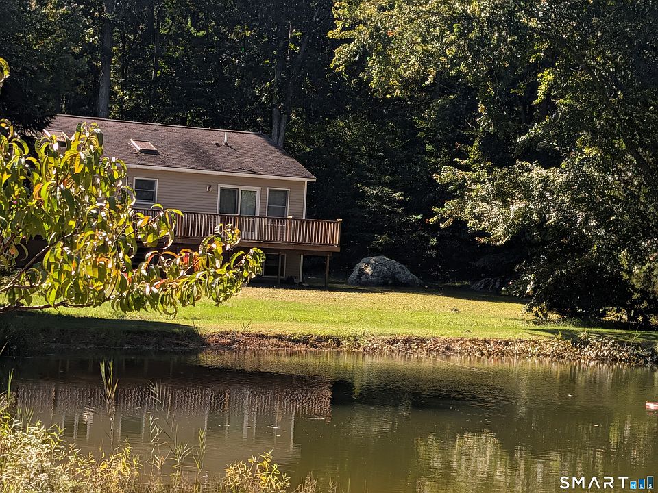 1st image of 902 East Pond Meadow Road