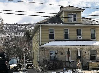 2597 Little Gap Rd, Palmerton, PA 18071