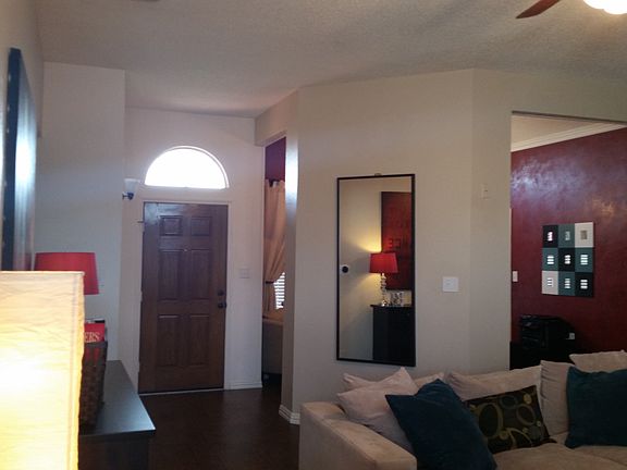 3rd image of 606 Andersonville Ln