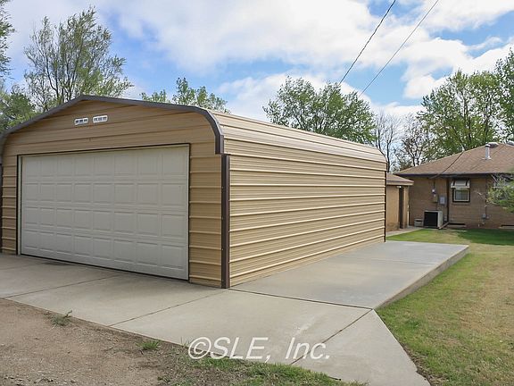 21x25 detached building