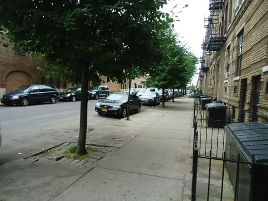 Rented by Hakeem Shahid, LREB | media 24