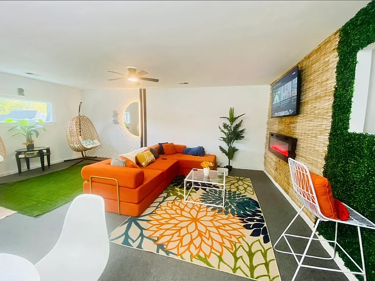 226 Walnut St NW — Photo 3