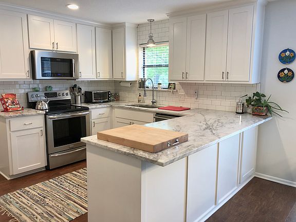 5th image of 10006 Forest View Dr