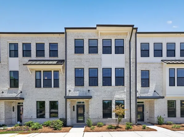 623 Oak Bluff Dr, Cumming, GA 30040