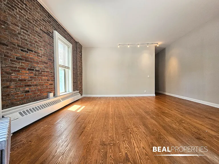 2200 N Clark St — Photo 43