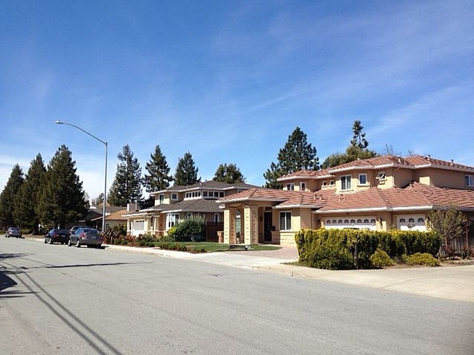 2nd image of 21135 Hazelbrook Dr