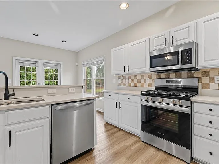 628 Vista Ter — Photo 14