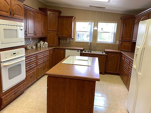 3rd image of 3528 Lauren Ct
