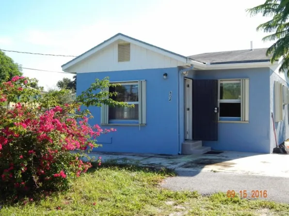 804 N 24th St, Fort Pierce, FL 34950