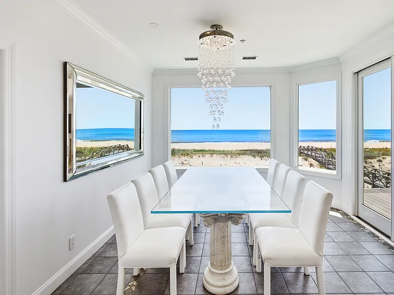 687 Dune Rd — Photo 36