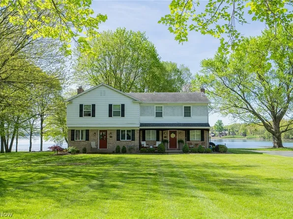 227 E Pine Lake Rd, North Lima, OH 44452
