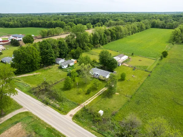 721 Clarendon Rd, Quincy, MI 49082