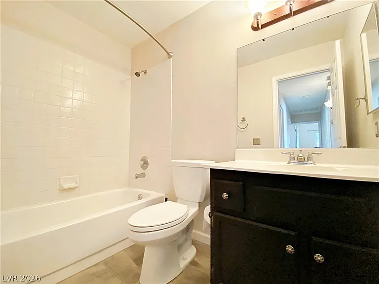 704 Callahan Point Dr — Photo 16
