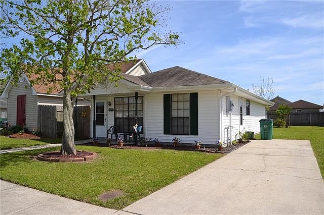 1st image of 2725 Bayou Boeuf Dr